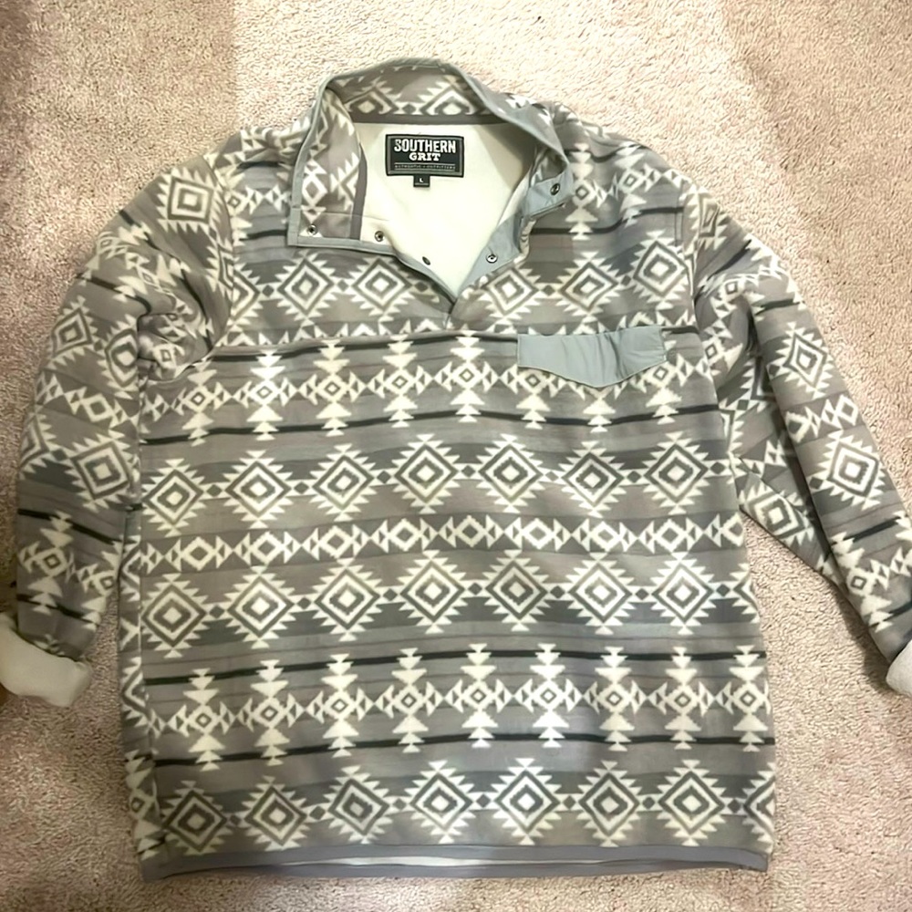 I am selling a quarter button up fleece pull over.